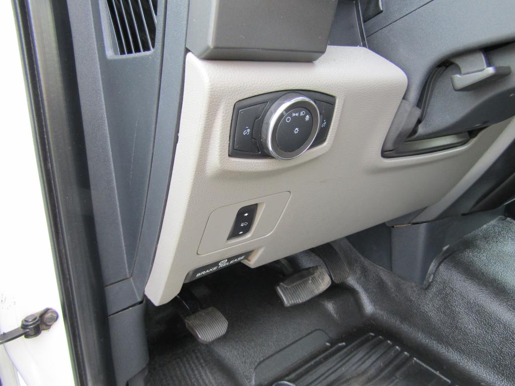 2022 Ford F-450 Super Duty Chassis Cab XLT - Photo 11