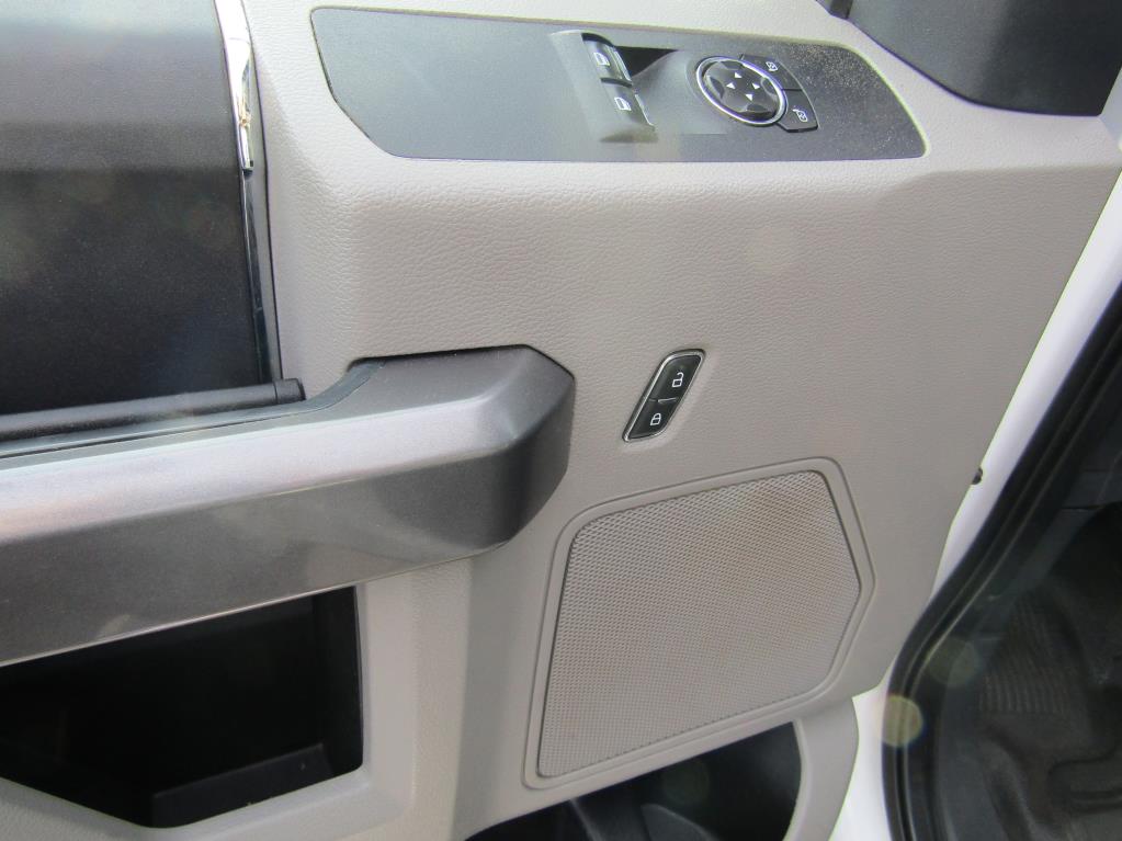 2022 Ford F-450 Super Duty Chassis Cab XLT - Photo 12