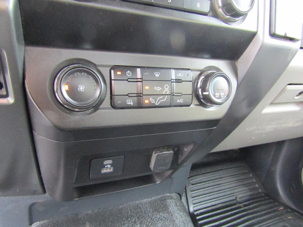 2022 Ford F-450 Super Duty Chassis Cab XLT - Photo 8